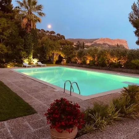 Villa Chic & Zen, Jungle Provencale Et Piscine De 14m Pour 1 A 6 Personnes Cassis